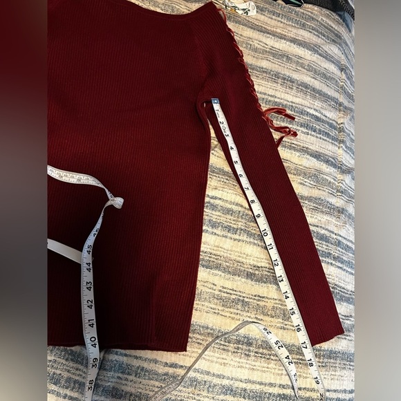 89th & Madison Wine Off-the-Shoulder Sweater - Picture 9 of 9